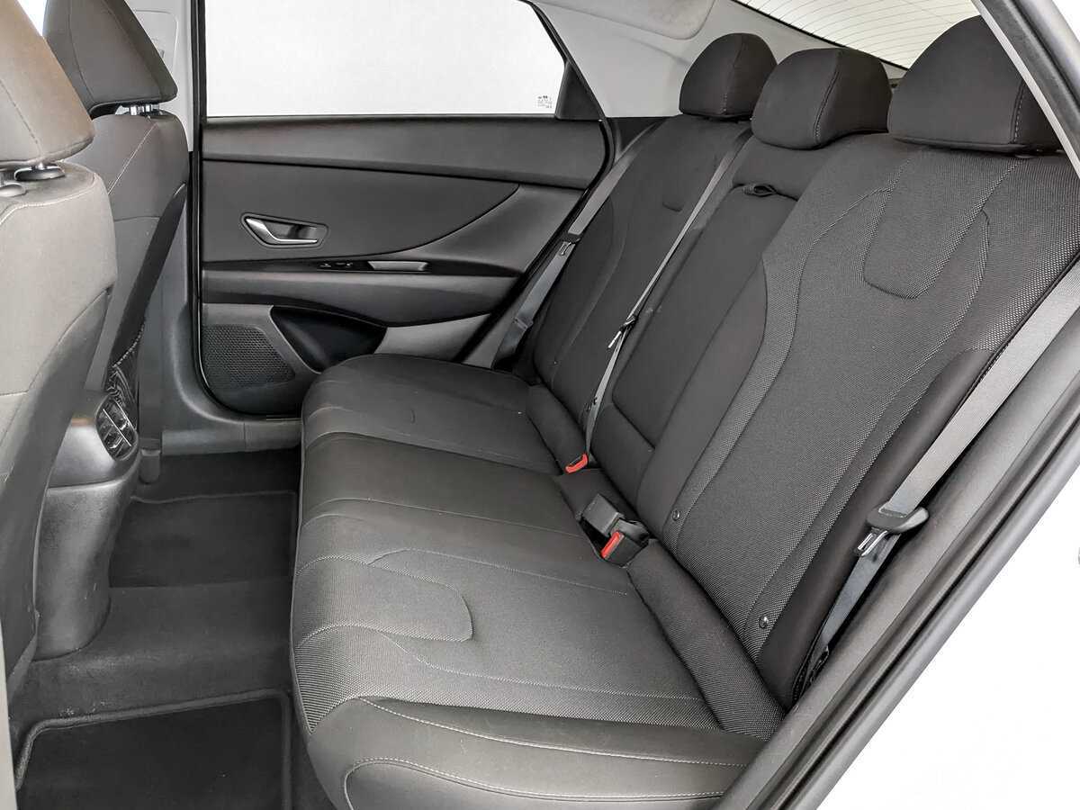 Hyundai Elantra 2021 года с пробегом. Фото: #11