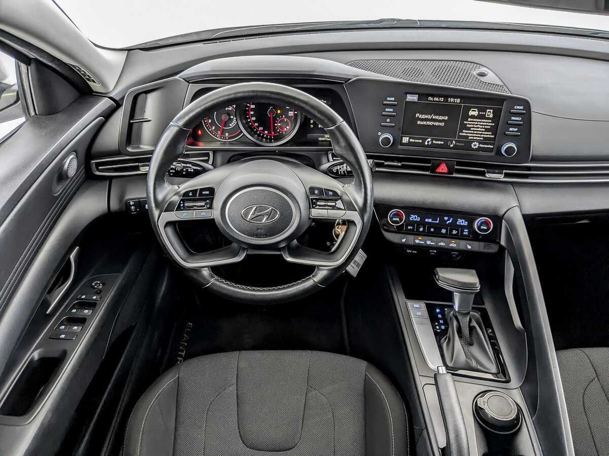 Hyundai Elantra 2021 года с пробегом. Фото: #22