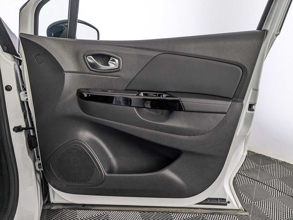 Б/У Рено Каптюр 2021 года. Фото: #23