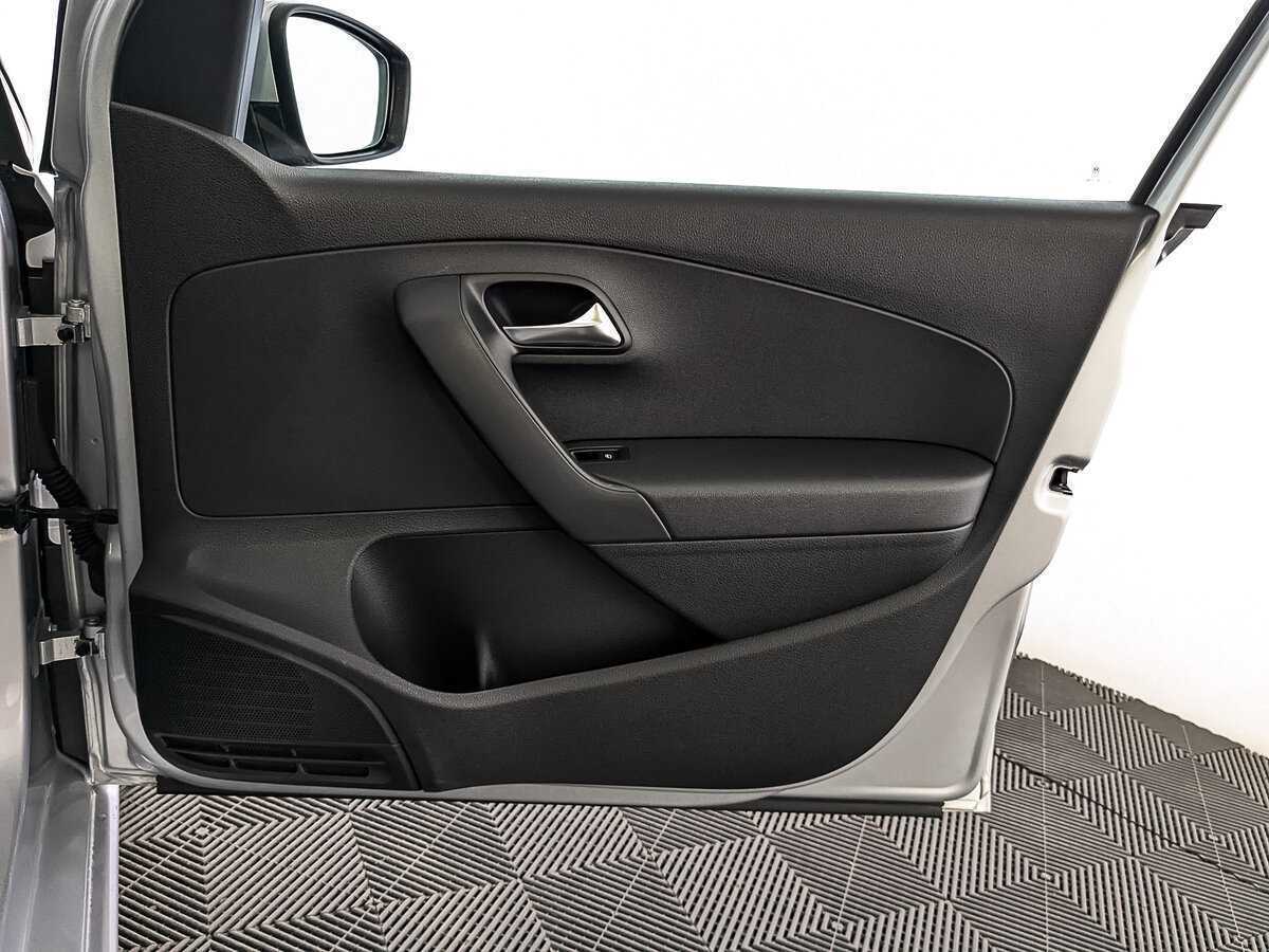 Б/У Фольксваген Поло 2015 года. Фото: #24