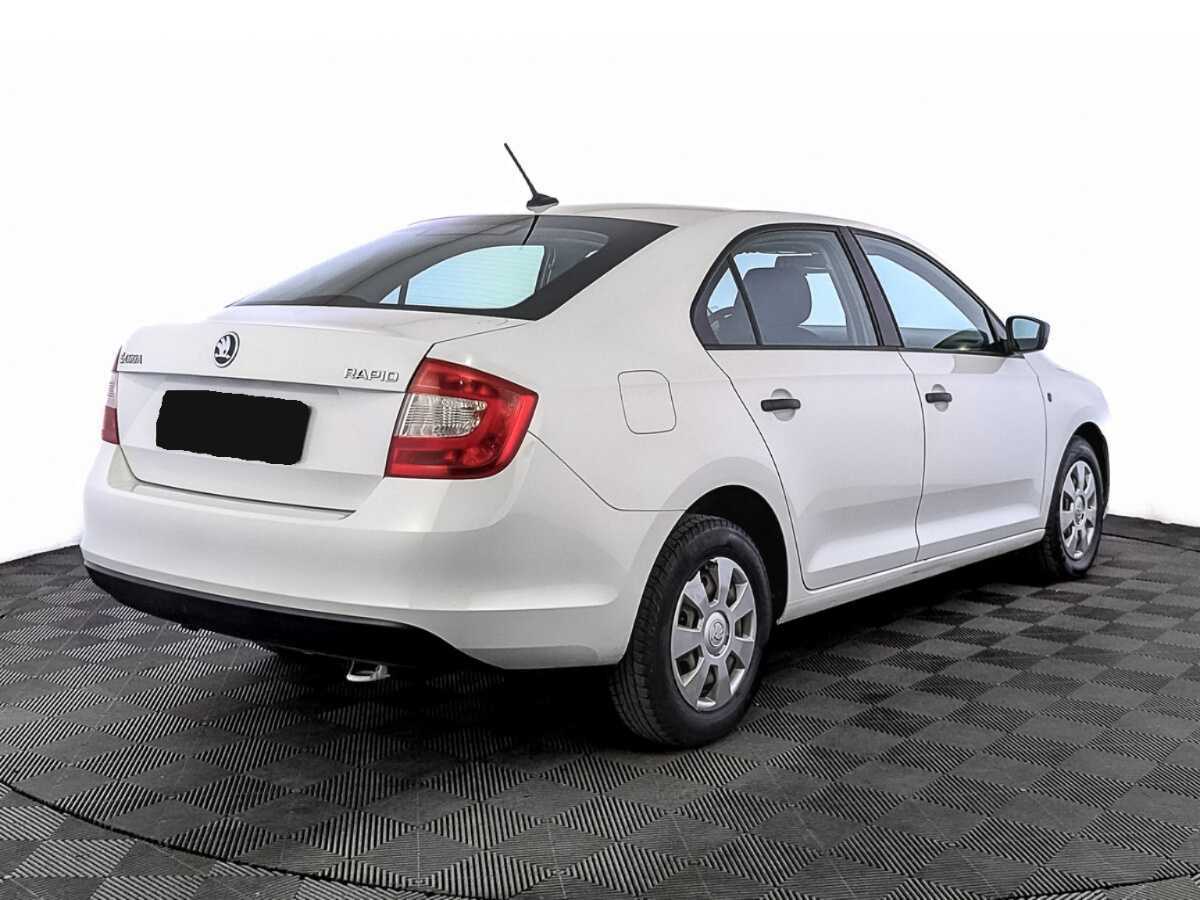 Б/У Шкода Рапид 2017 года. Фото: #4