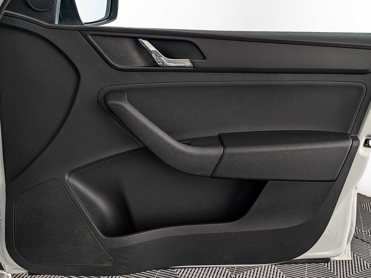 Б/У Шкода Рапид 2017 года. Фото: #21