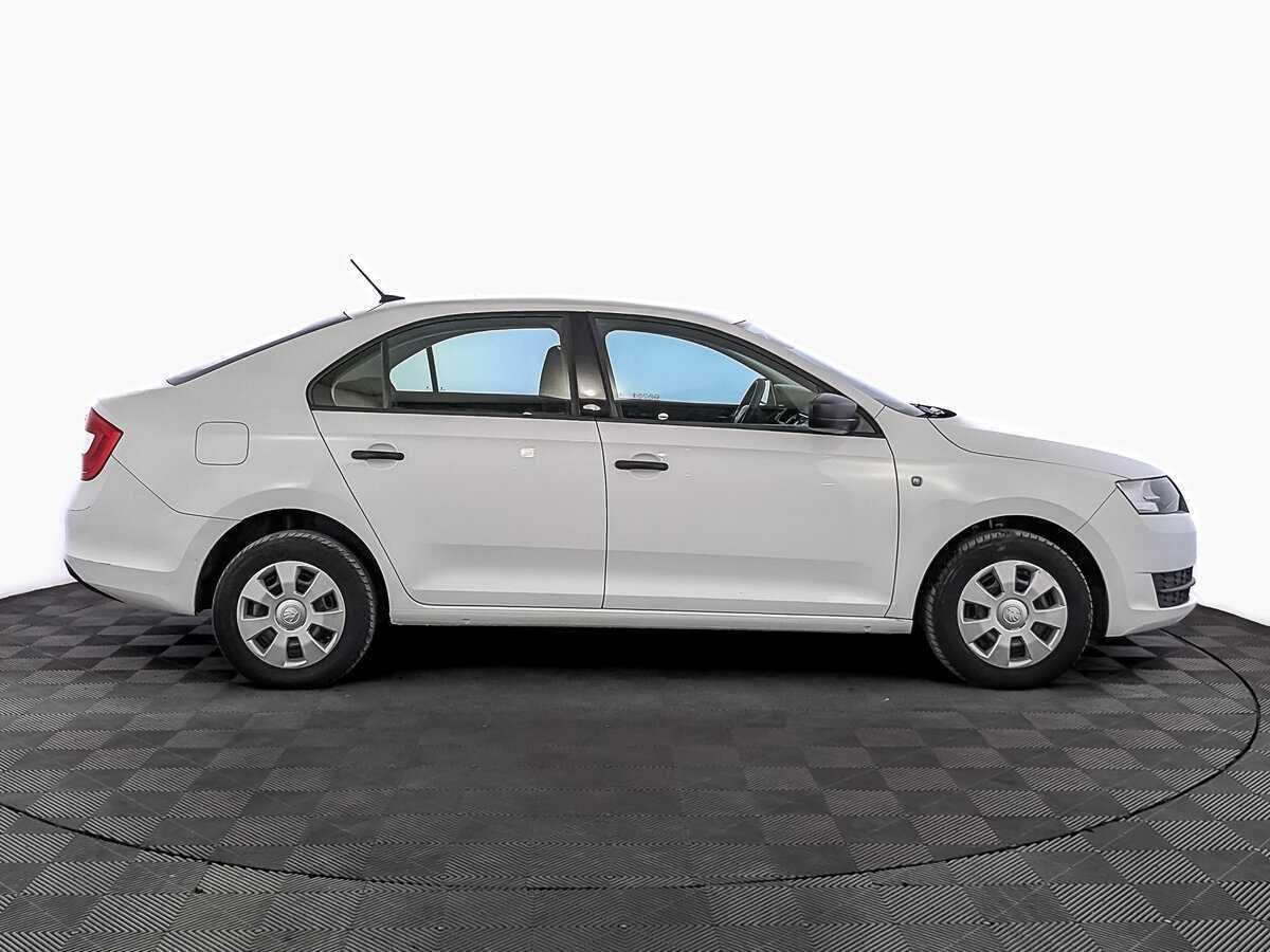 Б/У Шкода Рапид 2017 года. Фото: #3