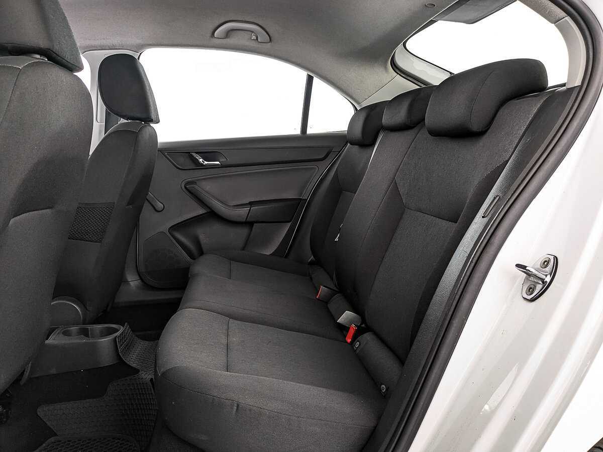 Б/У Шкода Рапид 2017 года. Фото: #17