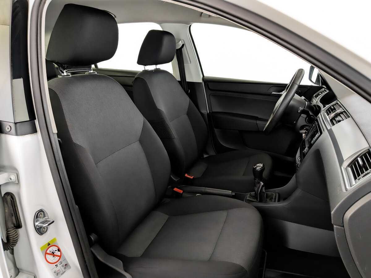 Б/У Шкода Рапид 2017 года. Фото: #22