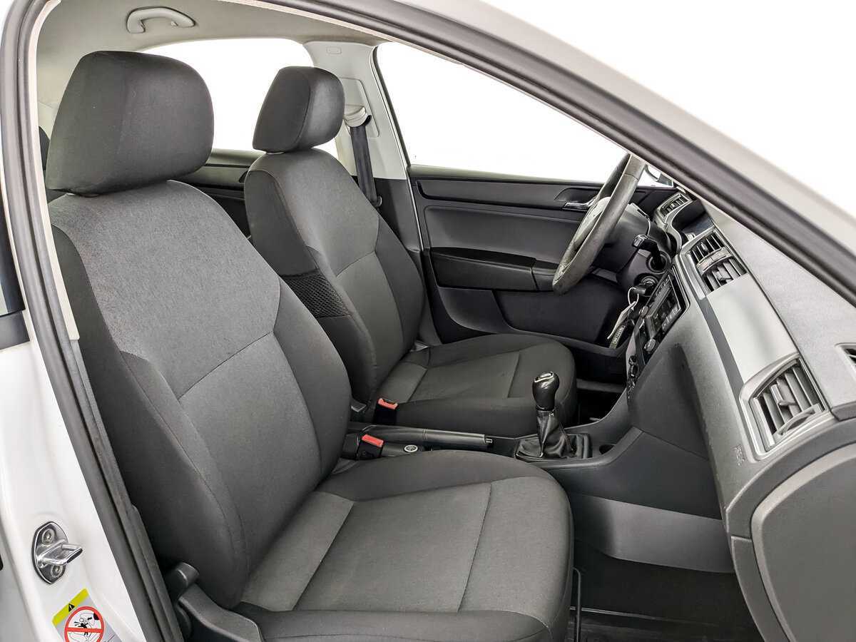 Б/У Шкода Рапид 2017 года. Фото: #21