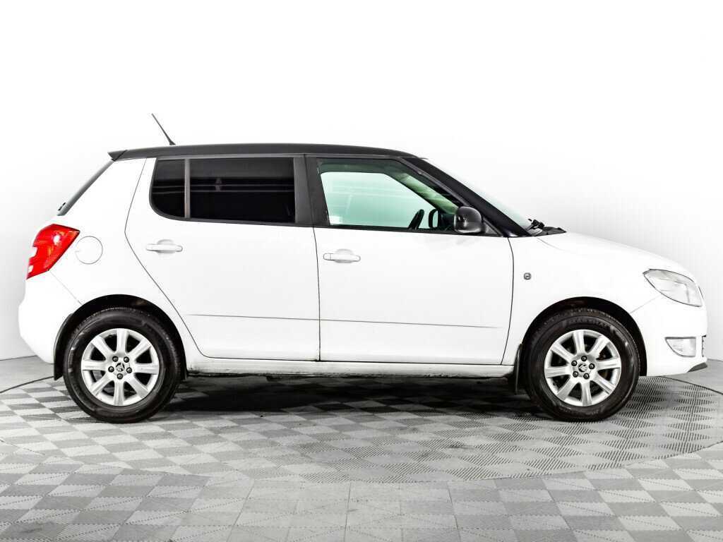 Б/У Шкода Фабия 2013 года. Фото: #3