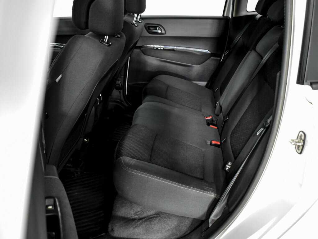 Б/У Пежо 3008 2014 года. Фото: #9