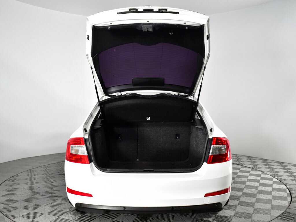 Б/У Шкода Октавия 2014 года. Фото: #13