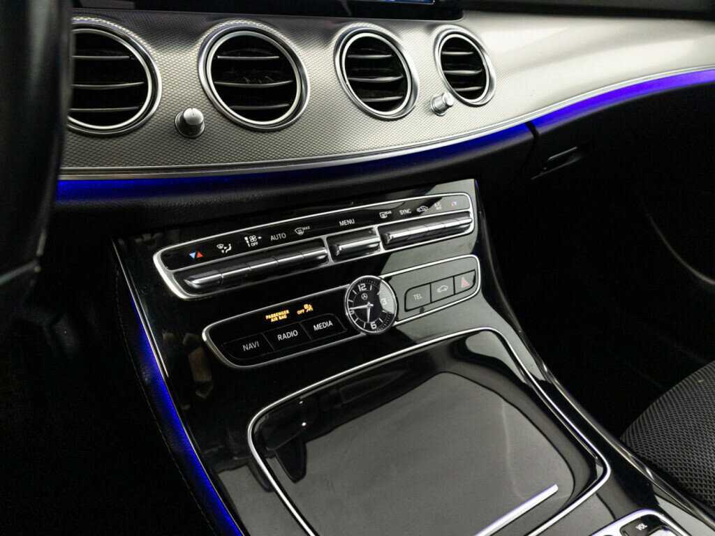 Mercedes-Benz E-Класс 2018 года с пробегом. Фото: #18