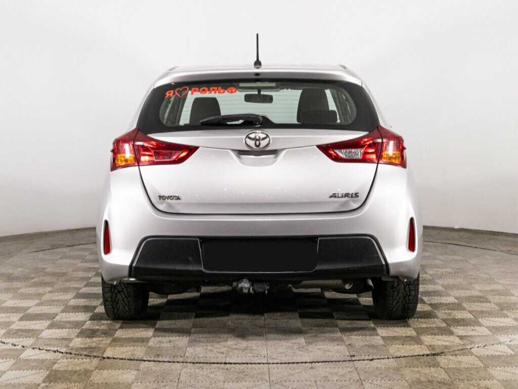 Б/У Тойота Аурис 2013 года. Фото: #5