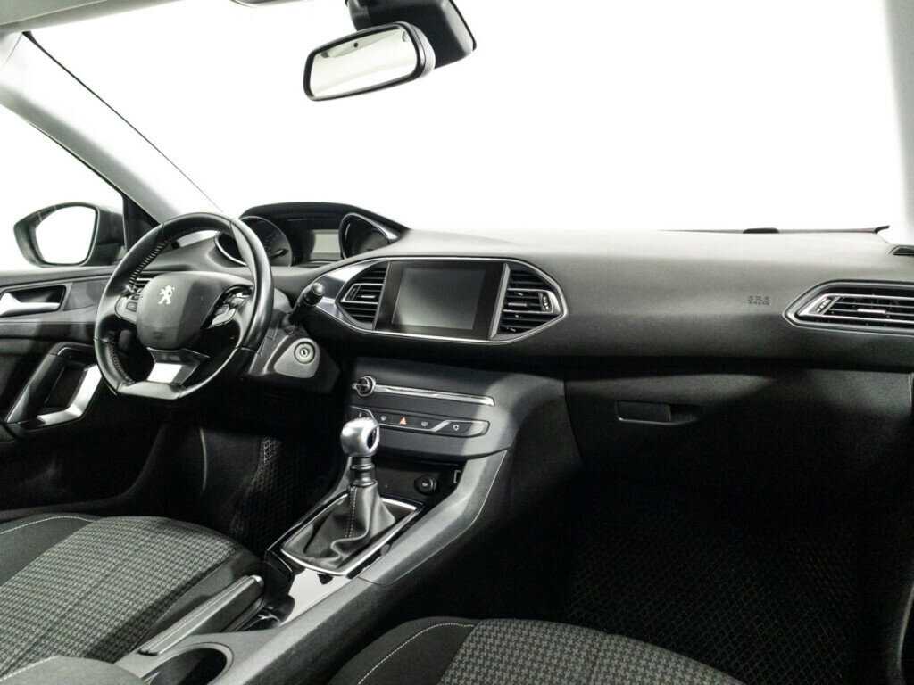 Б/У Пежо 308 2018 года. Фото: #8