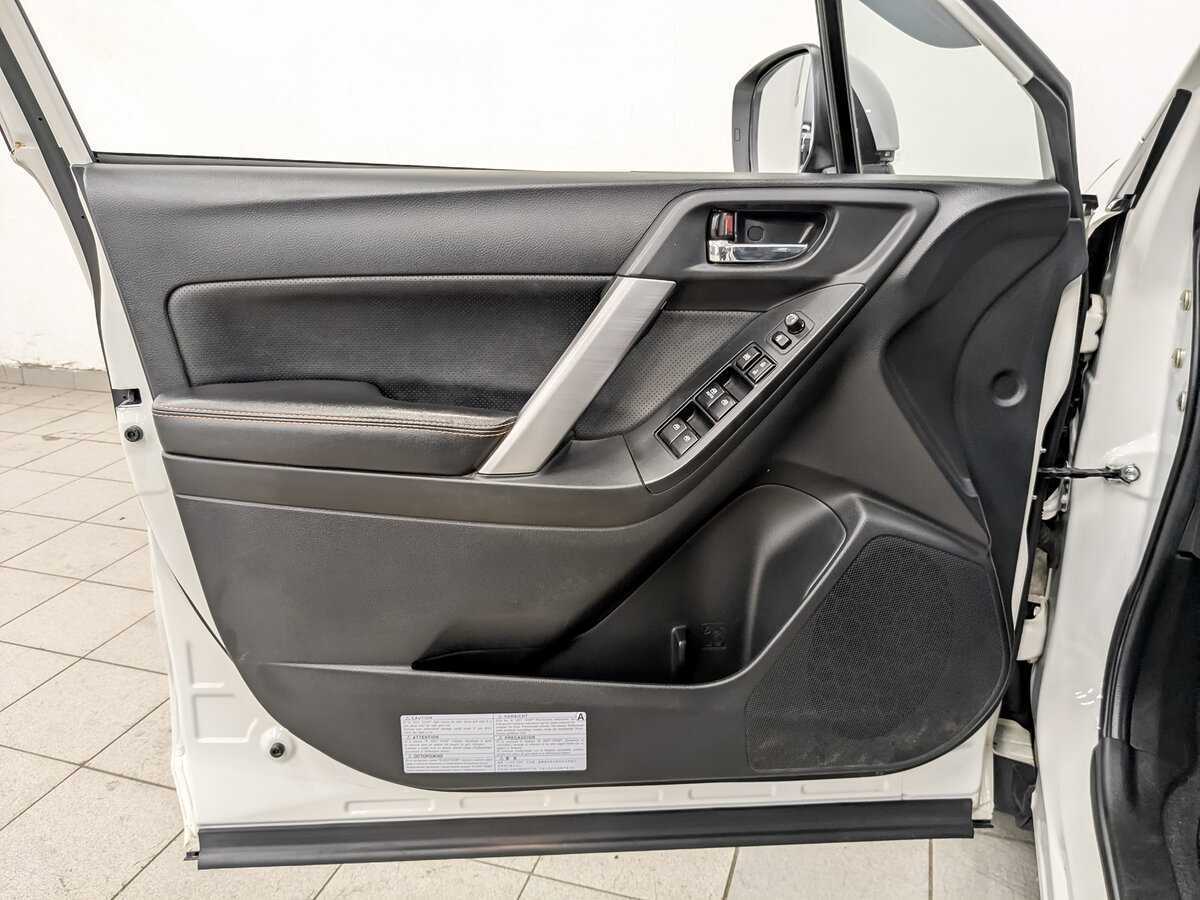 Б/У Субару Форестер 2015 года. Фото: #16