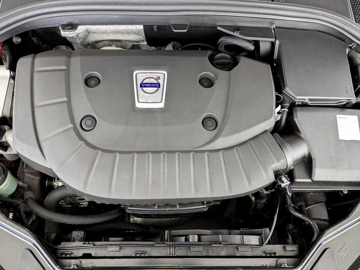 Б/У Вольво ИксЦ60 2013 года. Фото: #8