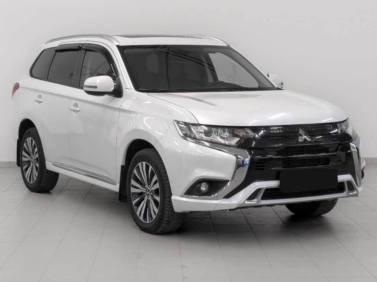 Mitsubishi Outlander 2022 года с пробегом. Фото: #2