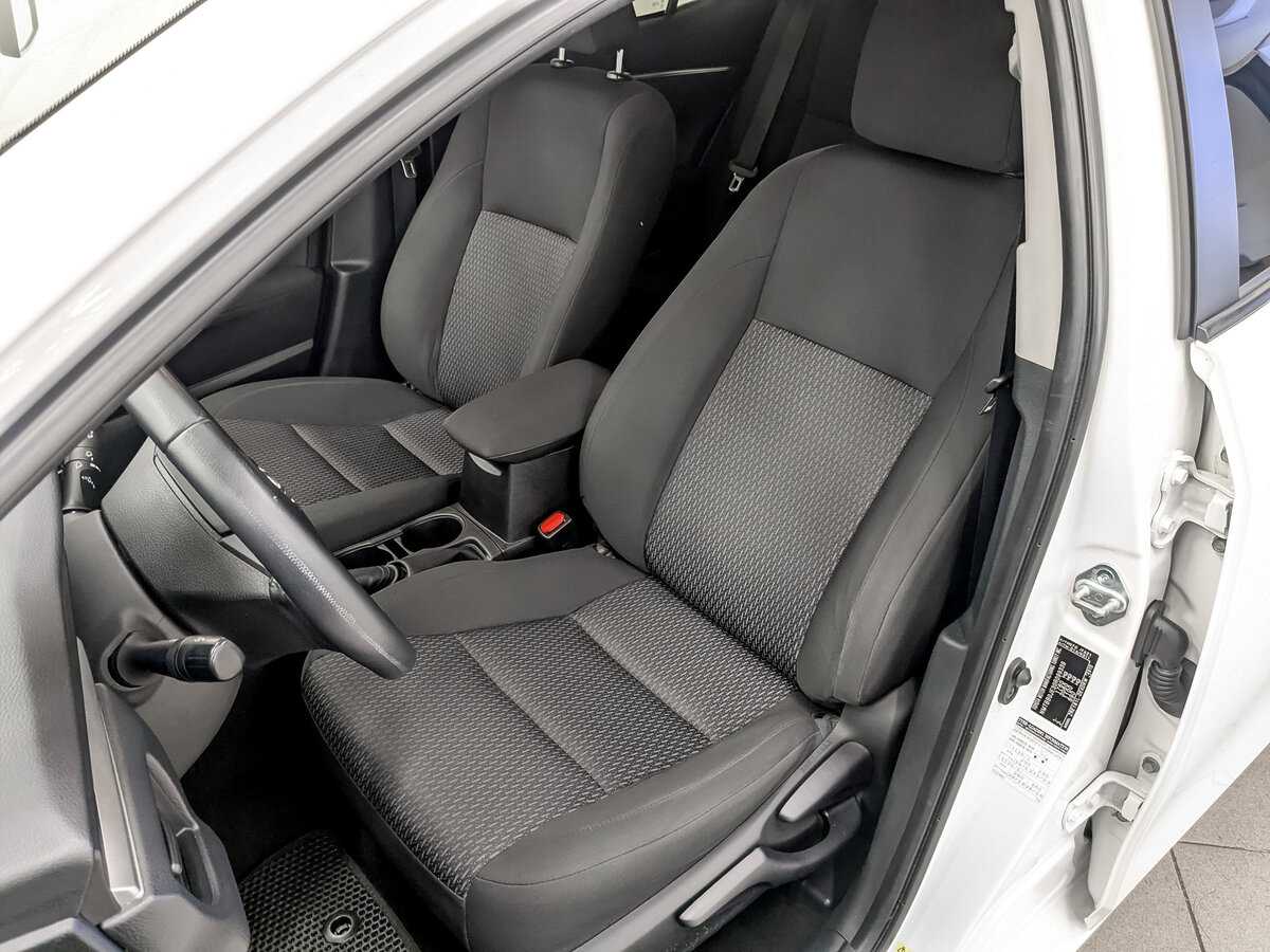 Б/У Тойота Королла 2014 года. Фото: #19