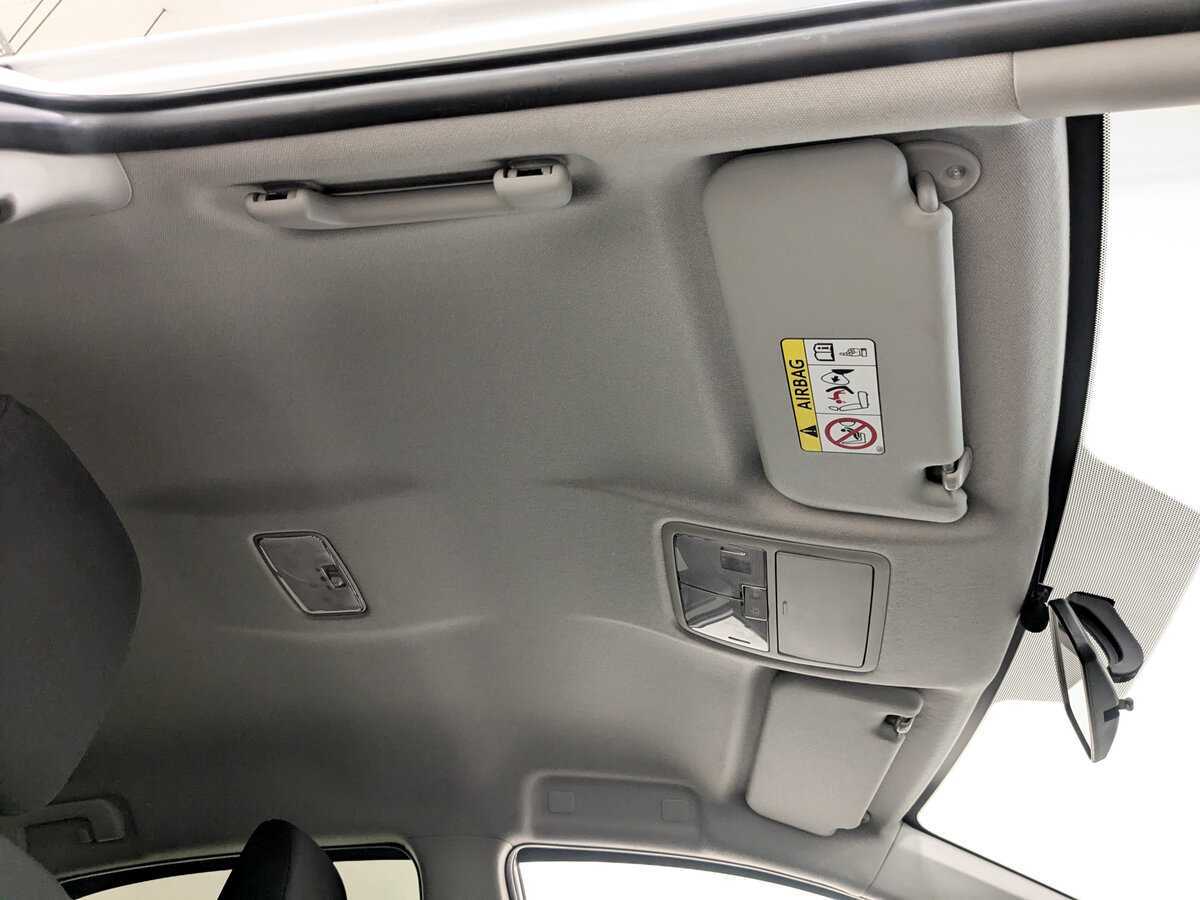 Б/У Тойота Королла 2014 года. Фото: #21