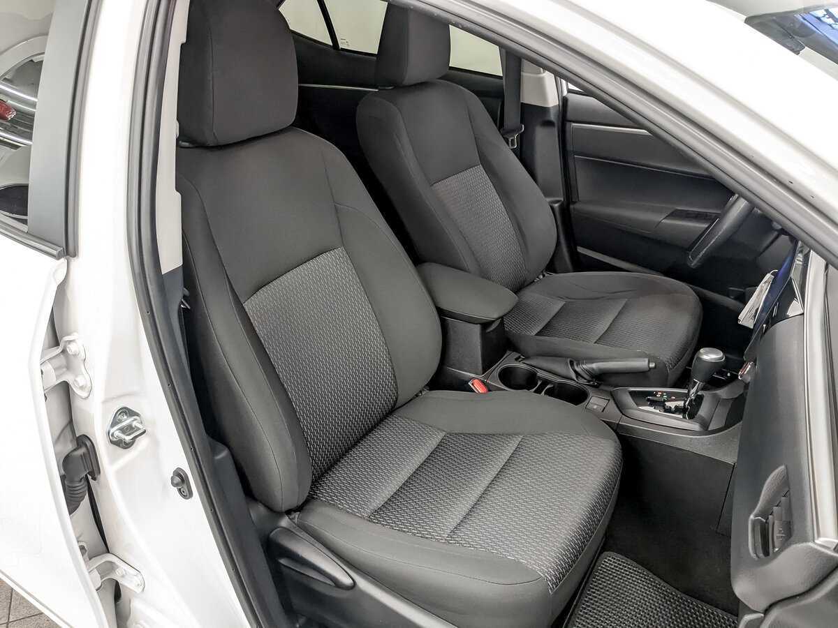 Б/У Тойота Королла 2014 года. Фото: #22