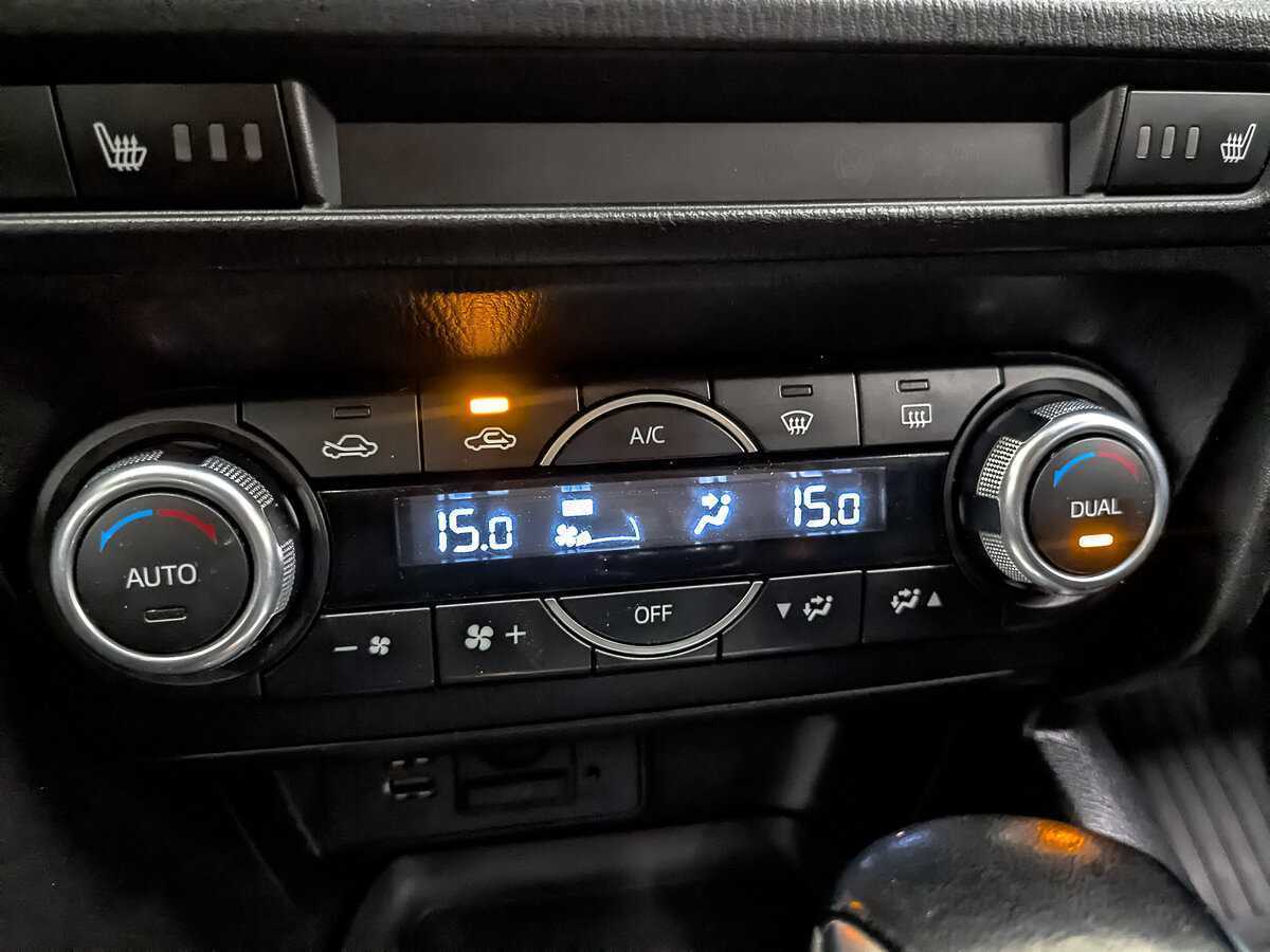 Б/У Мазда 3 2018 года. Фото: #18