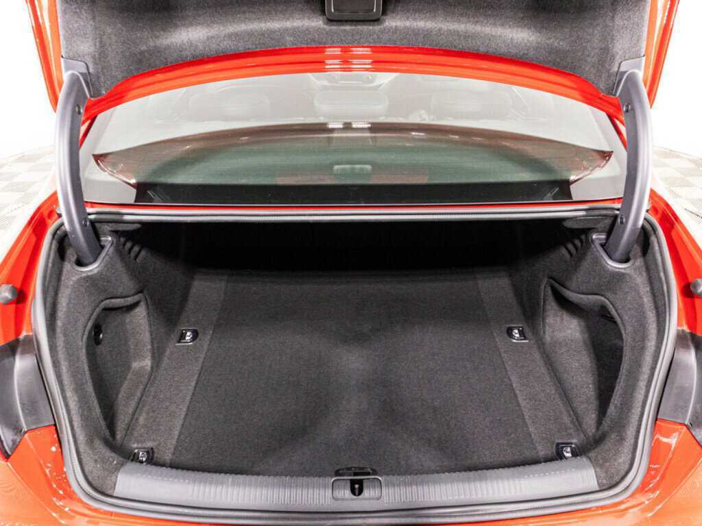 Audi A4 2015 года с пробегом. Фото: #14