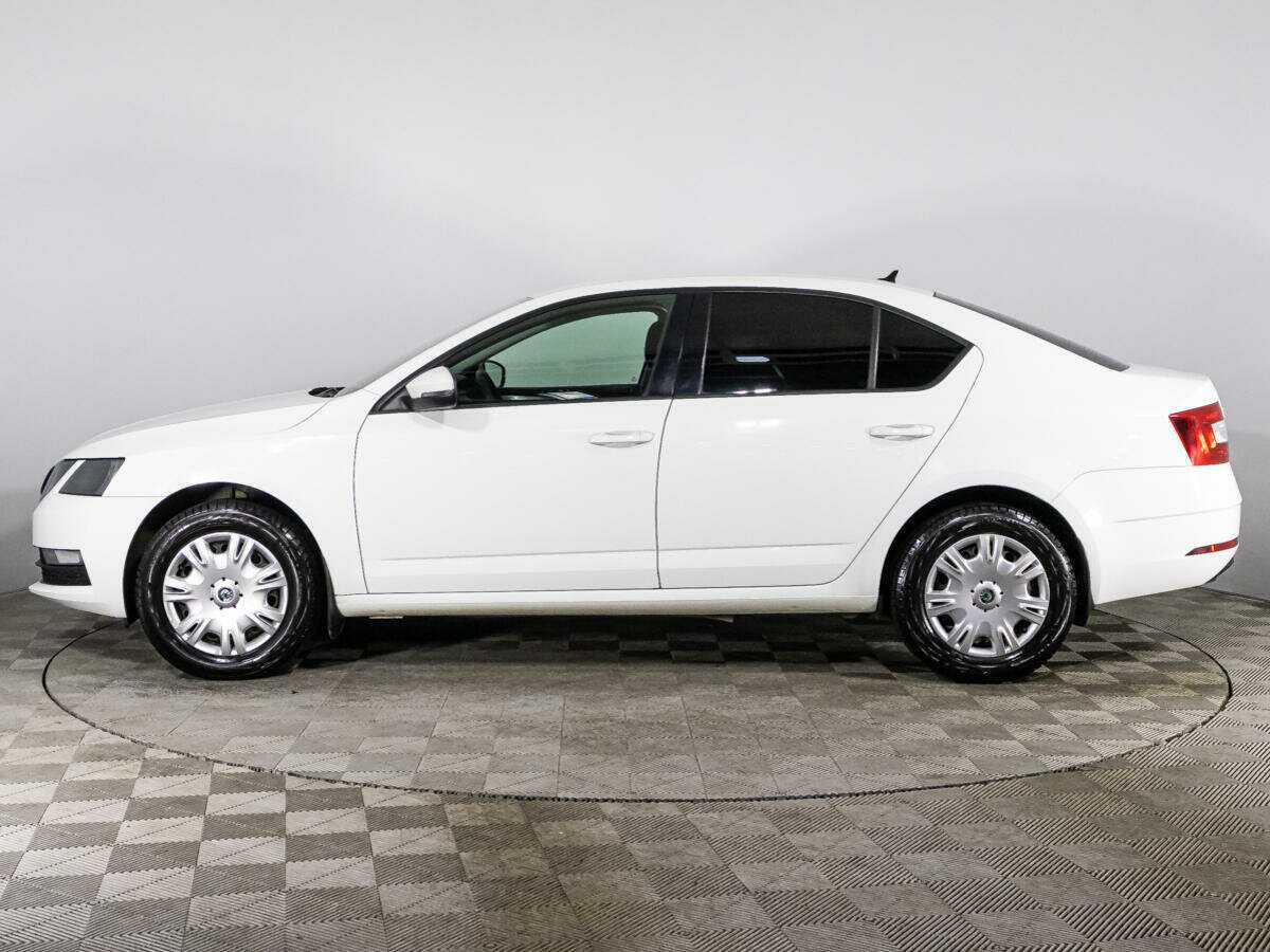 Б/У Шкода Октавия 2018 года. Фото: #7