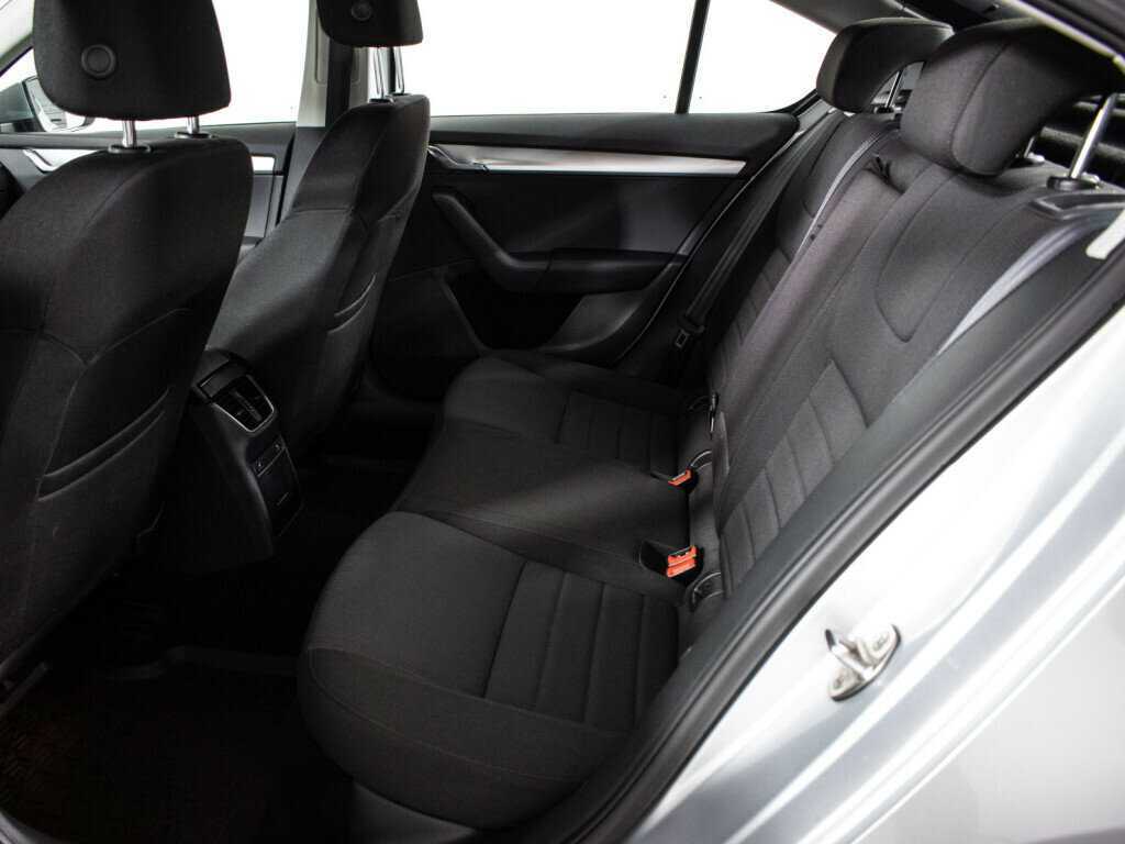 Б/У Шкода Октавия 2013 года. Фото: #8