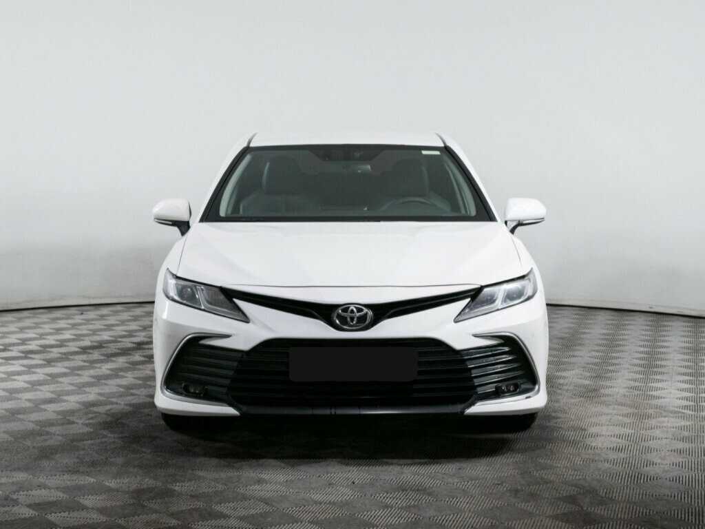 Toyota Camry 2021 года с пробегом. Фото: #1