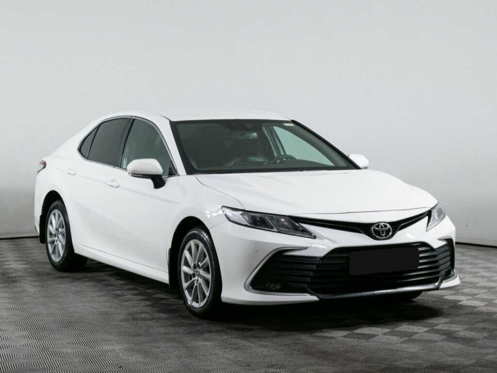 Toyota Camry 2021 года с пробегом. Фото: #2