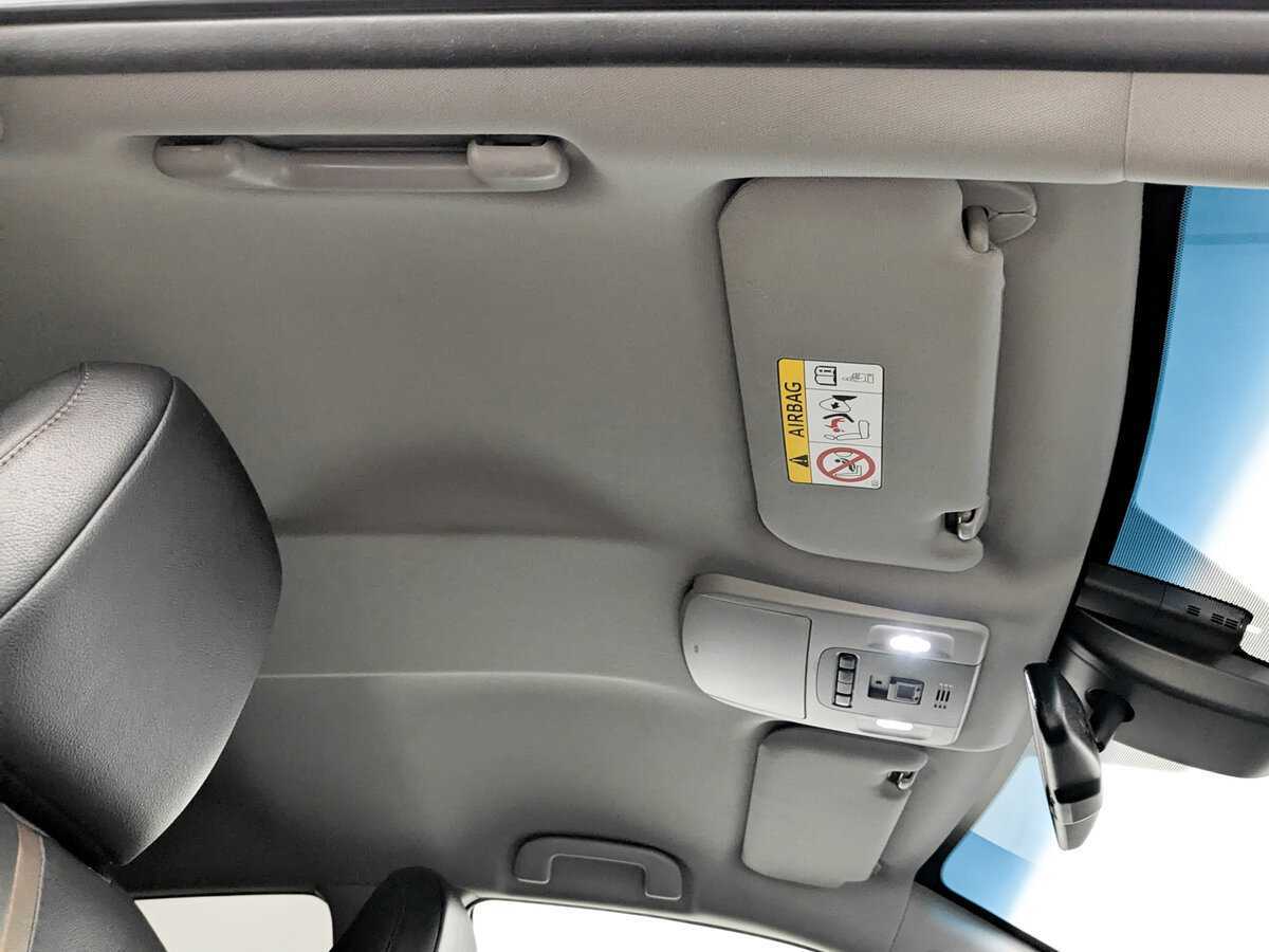 Toyota Camry 2019 года с пробегом. Фото: #20