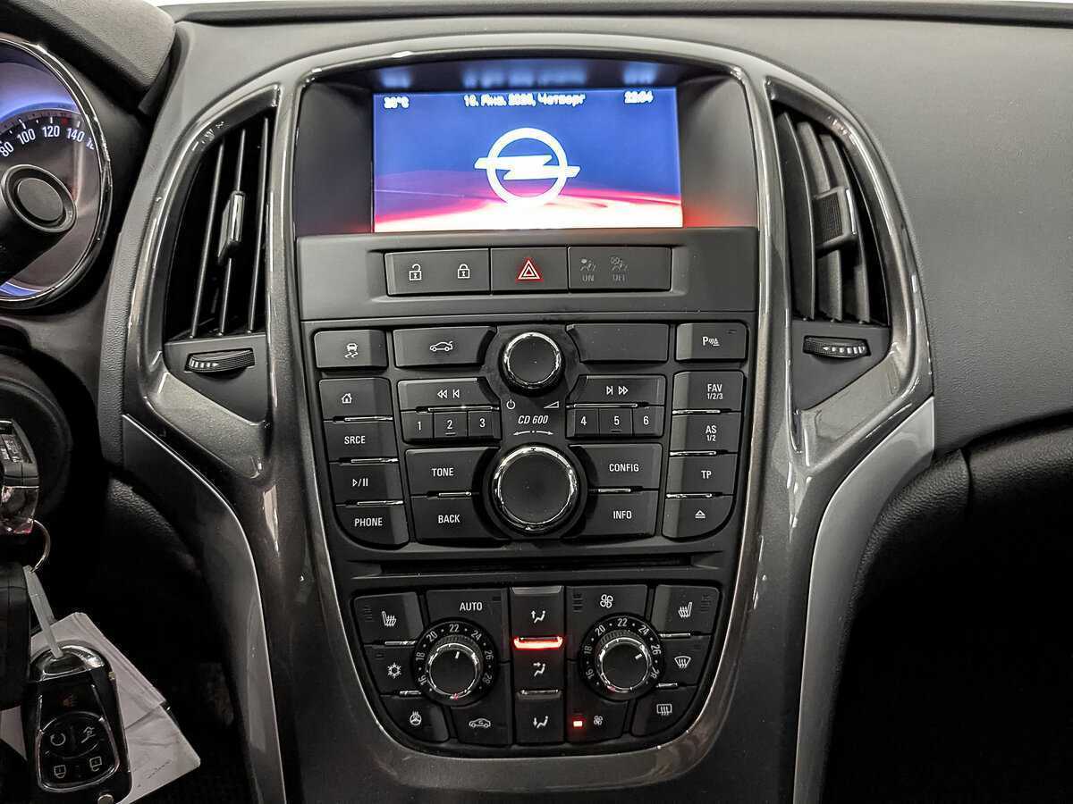 Б/У Опель Астра 2014 года. Фото: #14