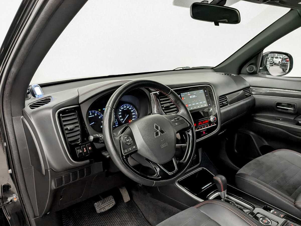 Mitsubishi Outlander 2021 года с пробегом. Фото: #15