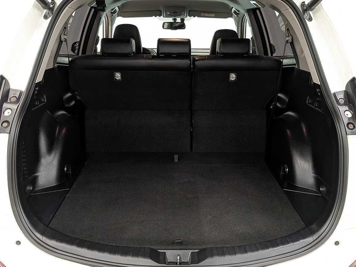 Toyota RAV4 2017 года с пробегом. Фото: #9