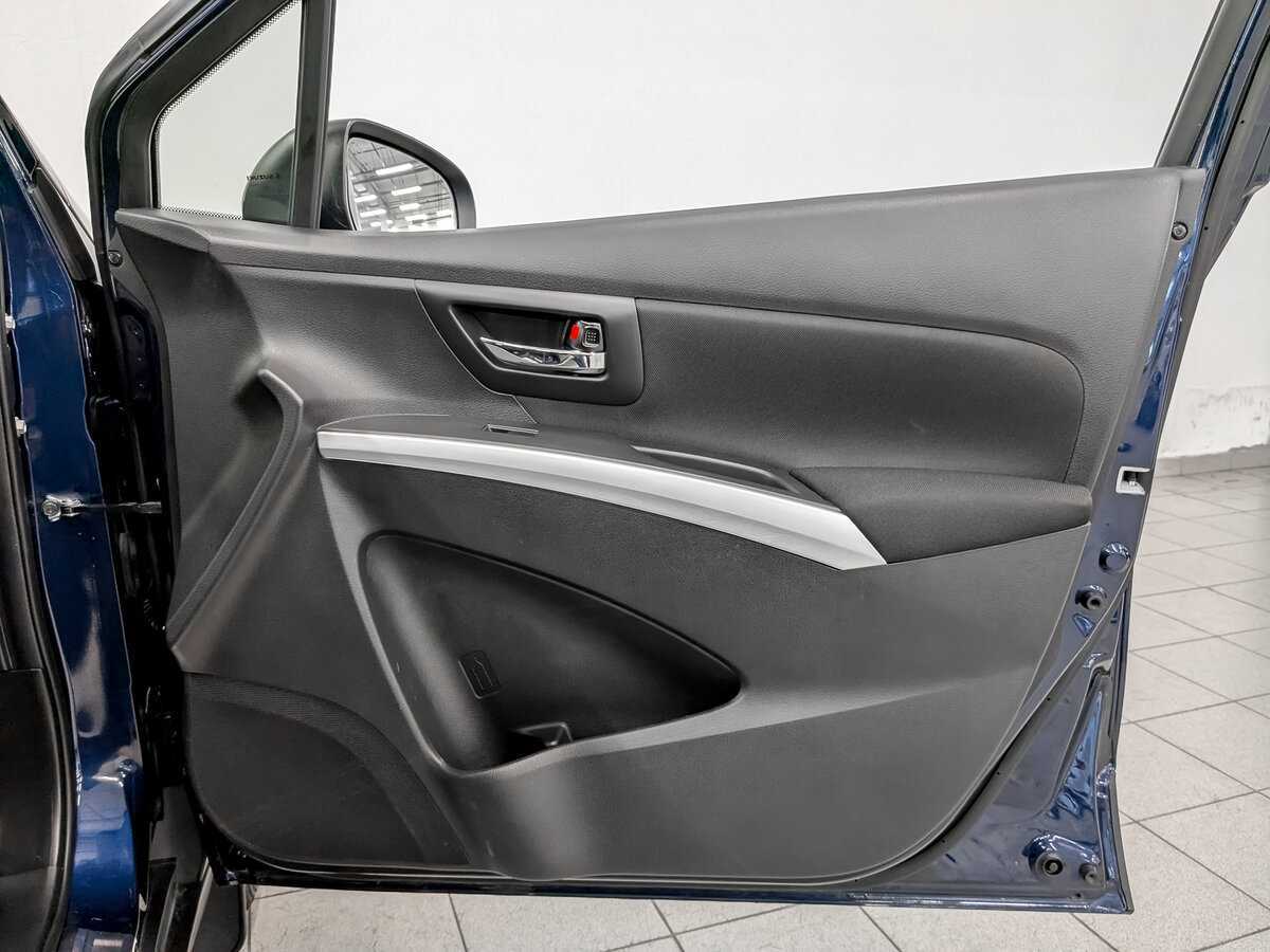 Б/У Сузуки С-Икс4 2017 года. Фото: #23