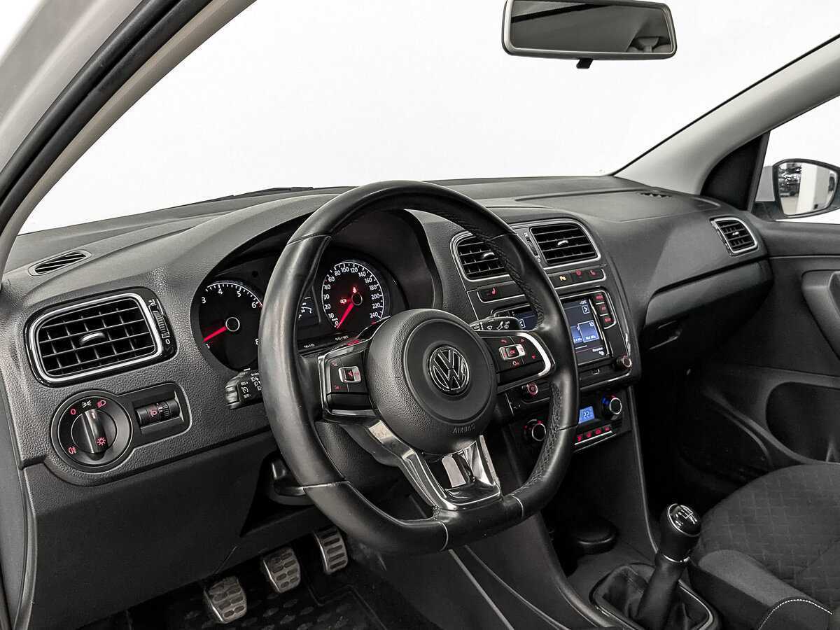 Б/У Фольксваген Поло 2018 года. Фото: #14