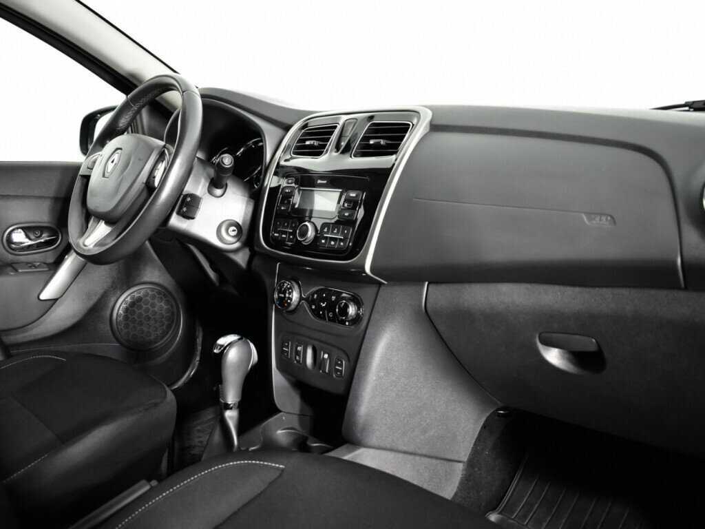 Б/У Рено Сандеро 2017 года. Фото: #8