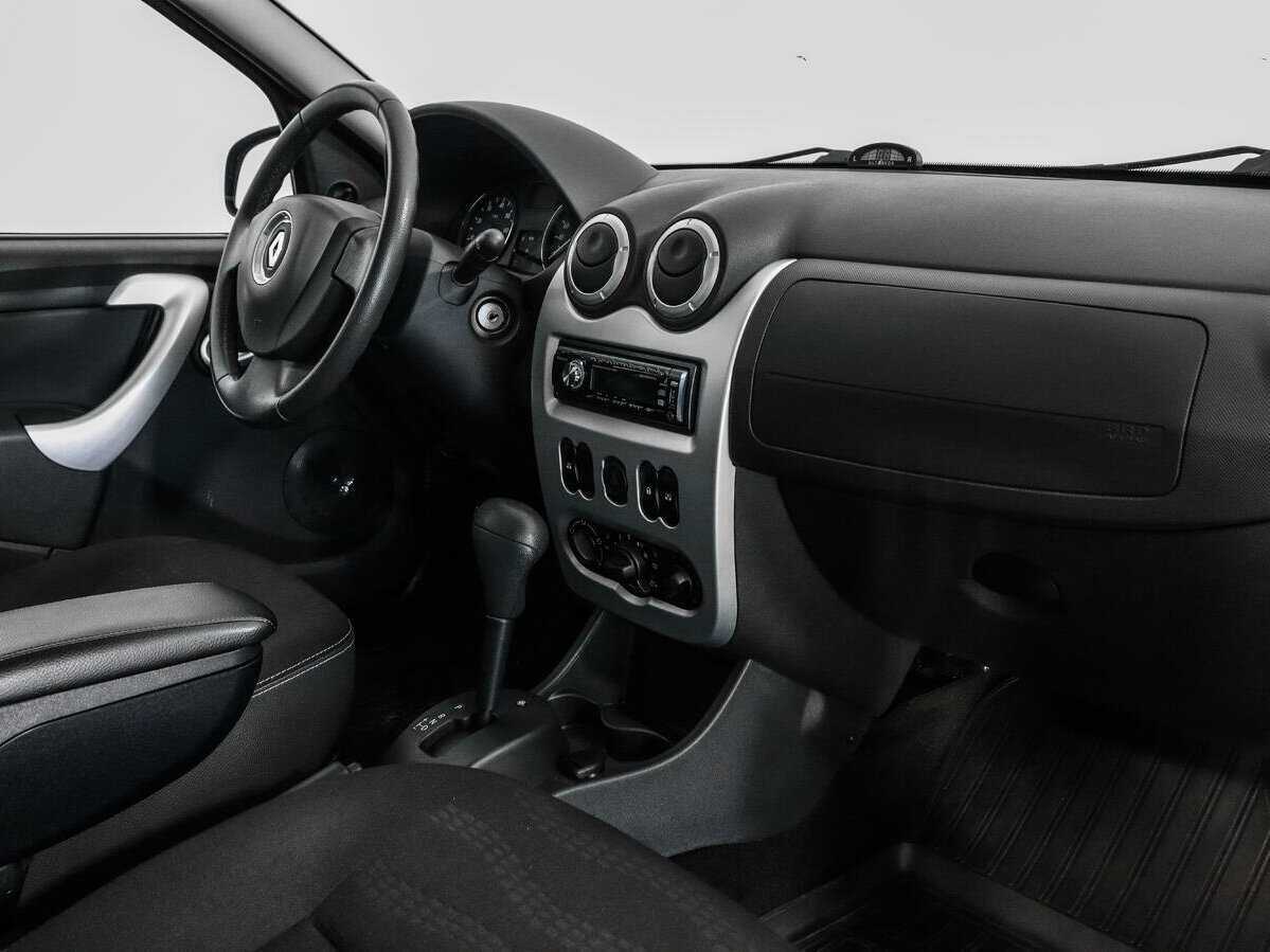 Б/У Рено Сандеро 2014 года. Фото: #10