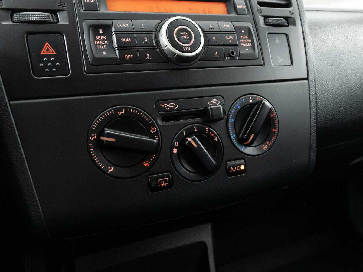 Б/У Ниссан Тиида 2013 года. Фото: #14