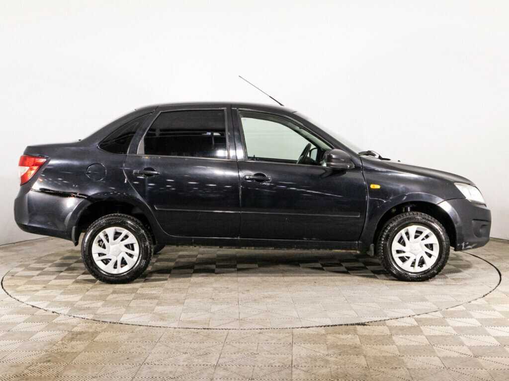 Б/У Лада (ВАЗ) Гранта 2016 года. Фото: #3