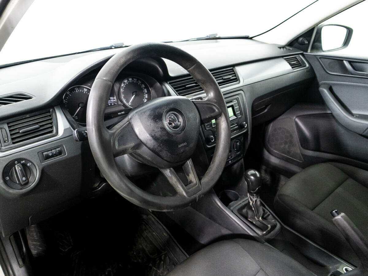 Б/У Шкода Рапид 2016 года. Фото: #6