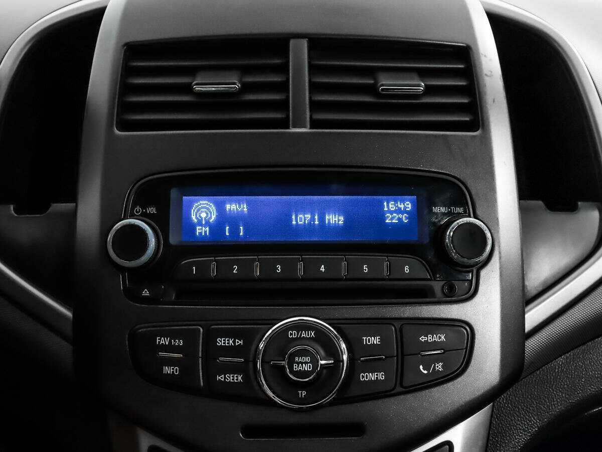 Б/У Шевроле Авео 2014 года. Фото: #12