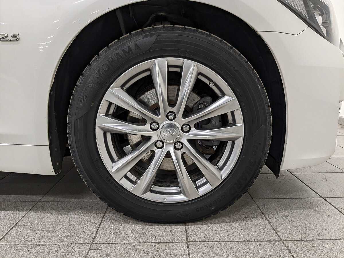 Infiniti Q70 2016 года с пробегом. Фото: #11