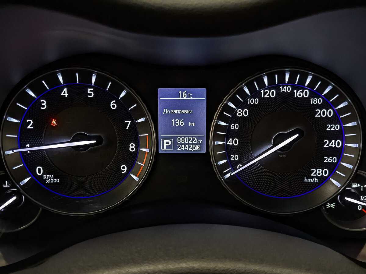 Infiniti Q70 2016 года с пробегом. Фото: #15