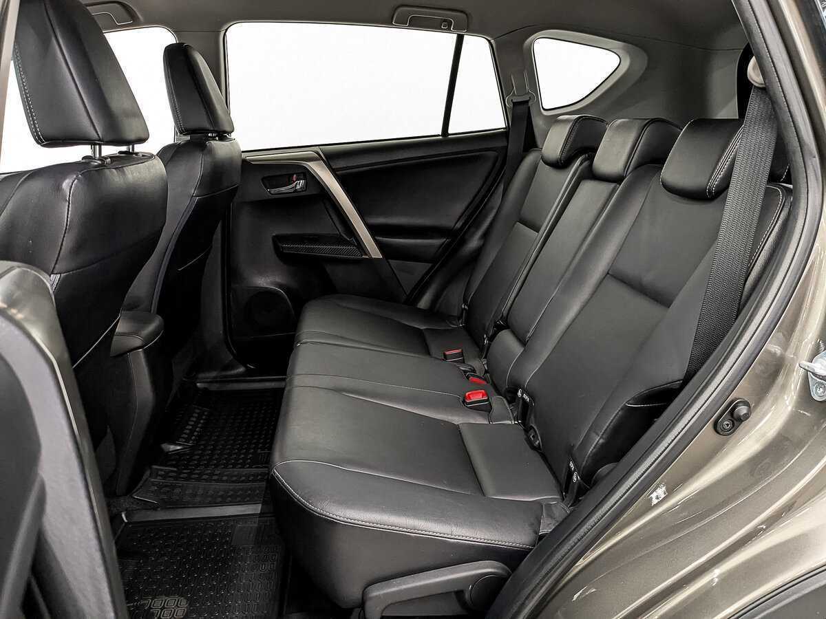 Б/У Тойота Рав4 2014 года. Фото: #17