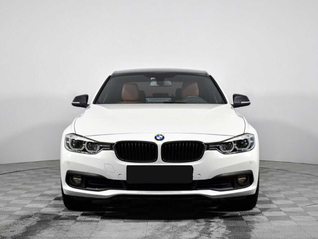 BMW 3 серии 2017 года с пробегом. Фото: #1