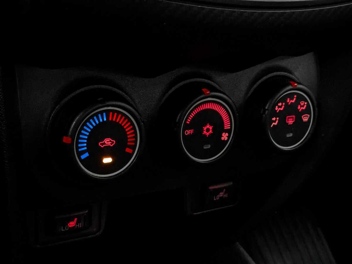 Б/У Митсубиши АС-Икс 2014 года. Фото: #20