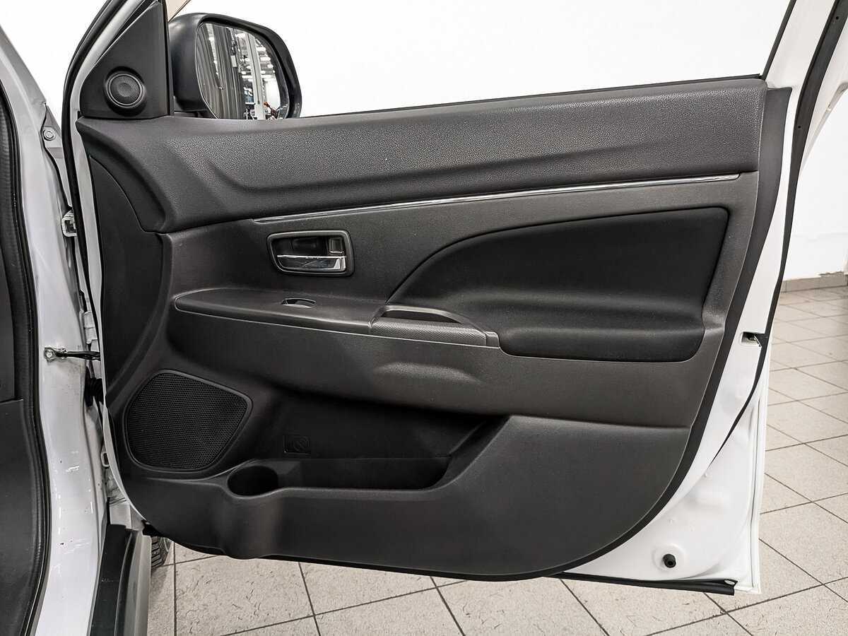 Б/У Митсубиши АС-Икс 2014 года. Фото: #24