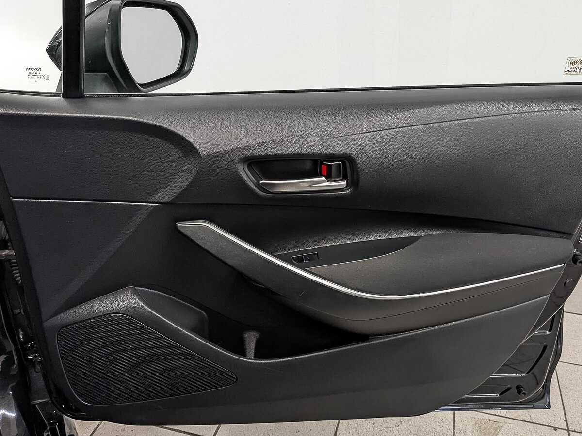 Б/У Тойота Королла 2019 года. Фото: #23