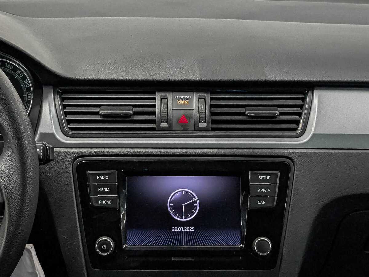 Б/У Шкода Рапид 2017 года. Фото: #16