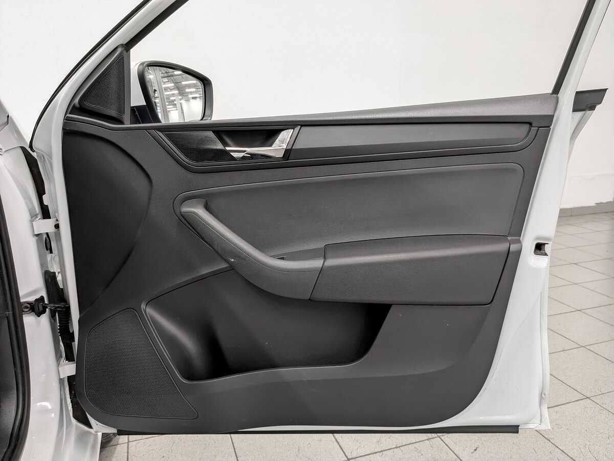 Б/У Шкода Рапид 2017 года. Фото: #23