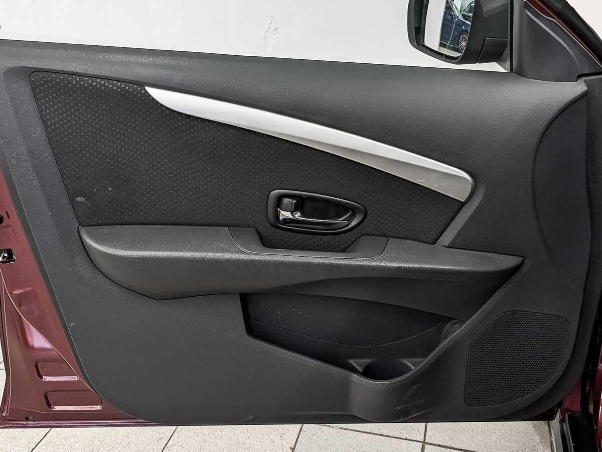 Б/У Ниссан Альмера 2014 года. Фото: #18